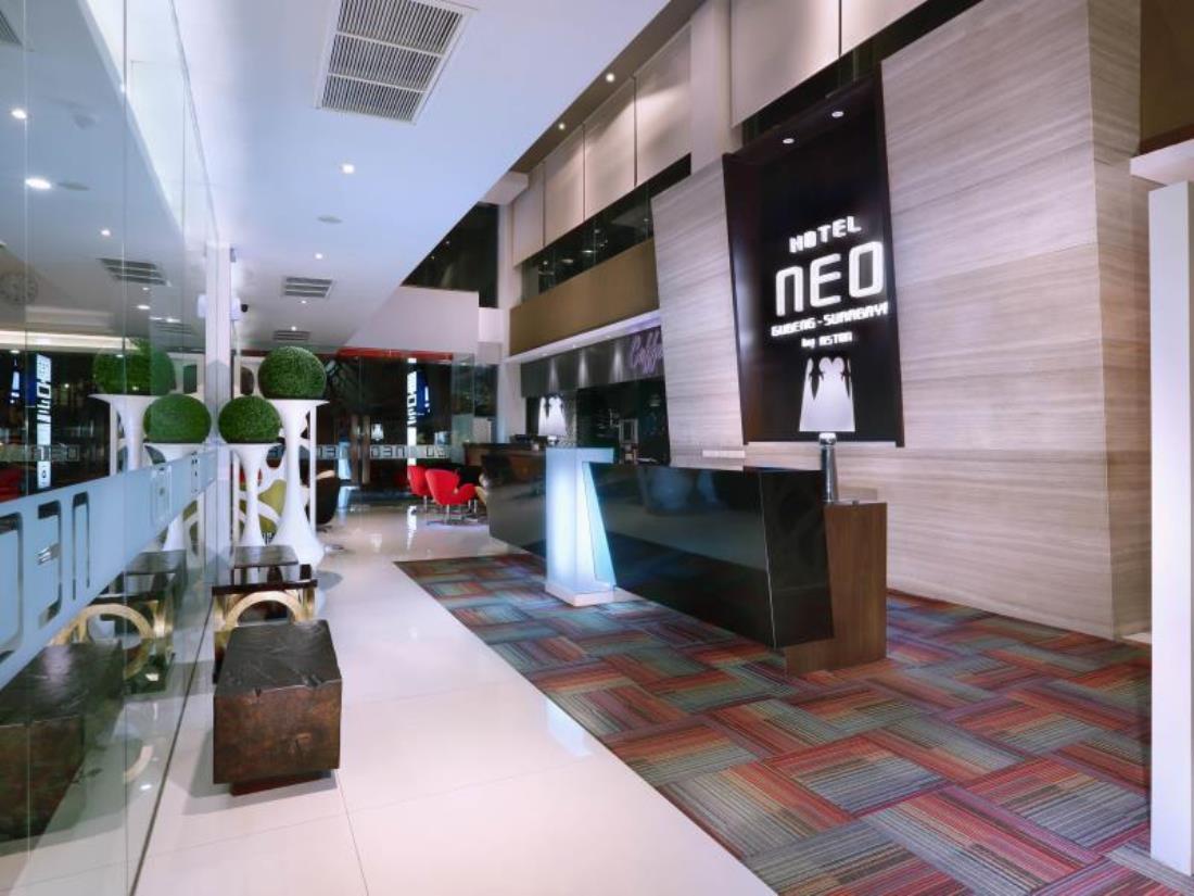 Hotel Neo Gubeng By Aston Surabaja Zewnętrze zdjęcie