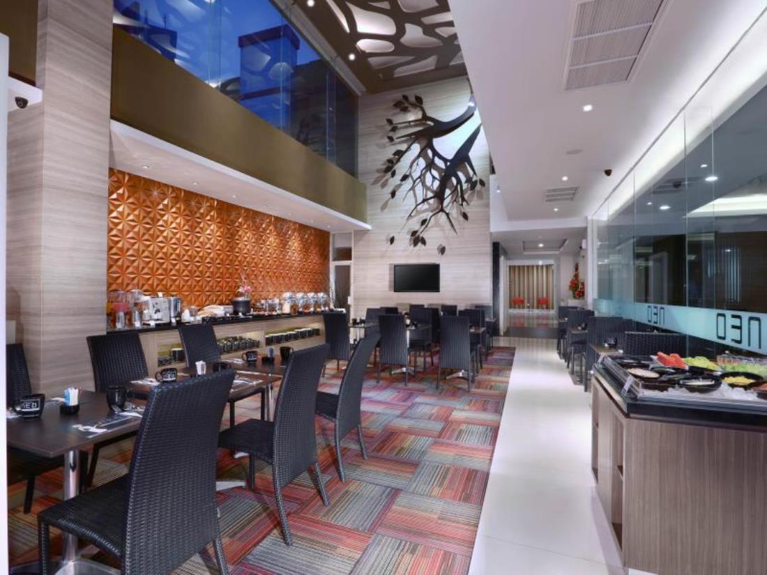 Hotel Neo Gubeng By Aston Surabaja Zewnętrze zdjęcie