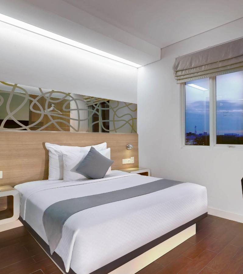 Hotel Neo Gubeng By Aston Surabaja Zewnętrze zdjęcie