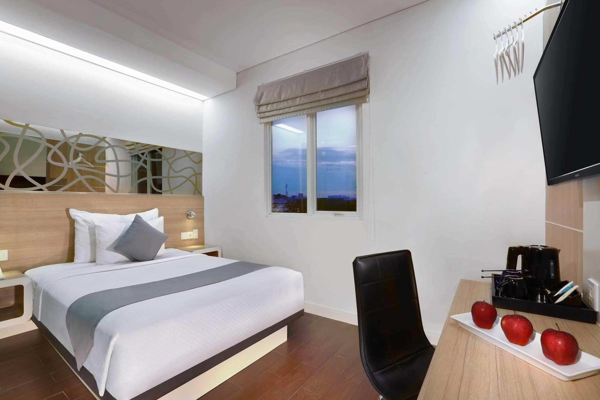 Hotel Neo Gubeng By Aston Surabaja Zewnętrze zdjęcie